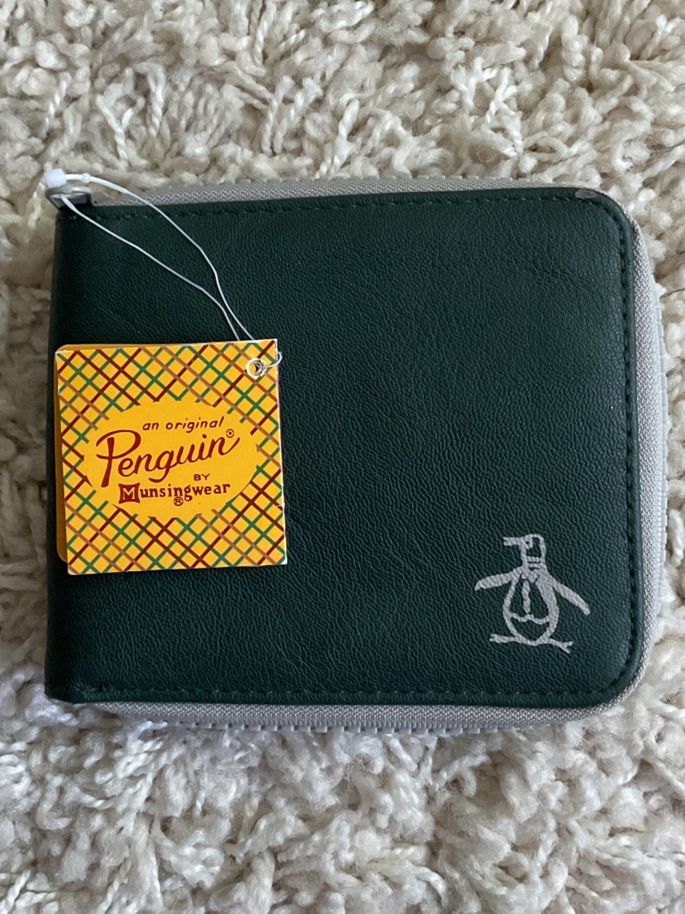 💐NWT💐 Vintage Original Penguin by Munsingwear zip-around wallet